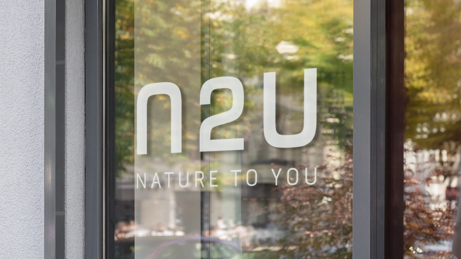 n2u_Signage_1920